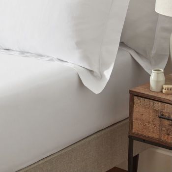 Luxurious 300 thread count fitted sheet from Oxford Collection