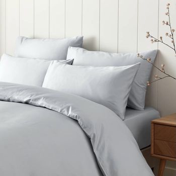 Luxurious and natural organic cotton sheet set, ensuring a peaceful and eco-friendly sleep experience.