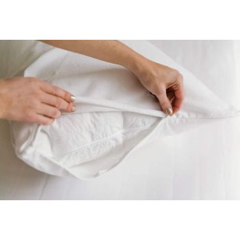Organic cotton shield in the Zip Closure Pillow Covers, providing a protective barrier for pillows.
